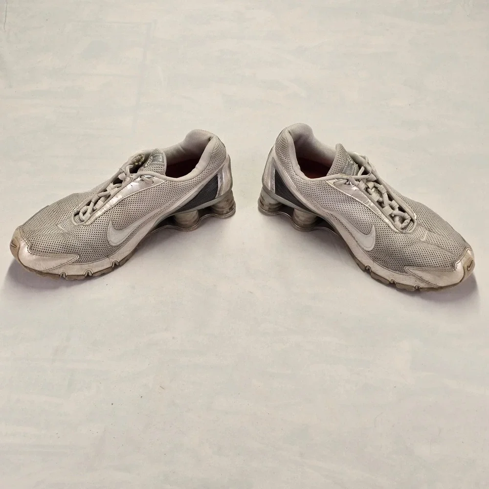 Nike Shox Metallic Silver White Mens‎ Size 9 Vintage 2006 Shoes 315378-112